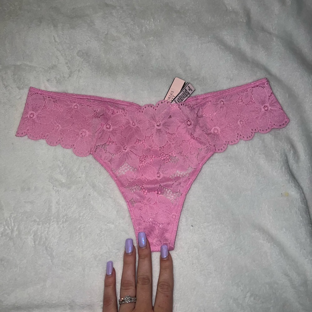NWT Victoria’s Secret Pink Lace Thong